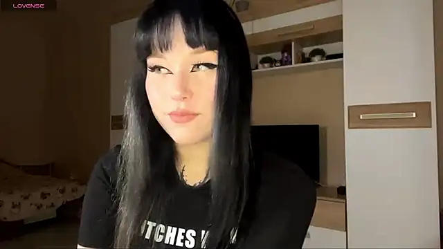 LaurenOveson online show from 28, 10, 2025