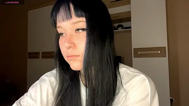 LaurenOveson online show from 27, 10, 2025