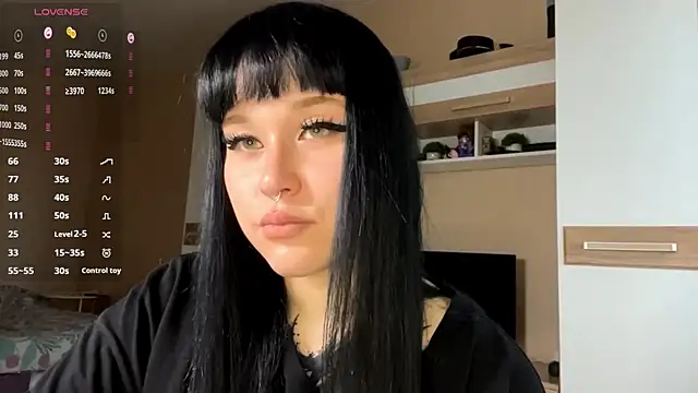 LaurenOveson online show from 10, 11, 2025