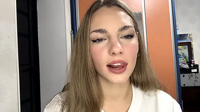 IlanaLafferty online show from 14, 11, 2025