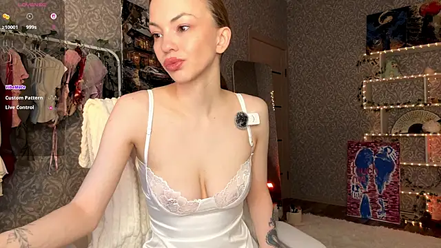 MiraVandee online show from 15, 11, 2025