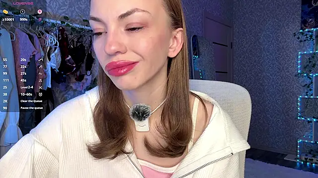 MiraVandee online show from 7, 11, 2025