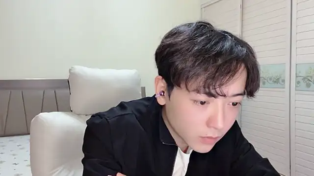 xiaoxiao1025 online show from 13, 11, 2025