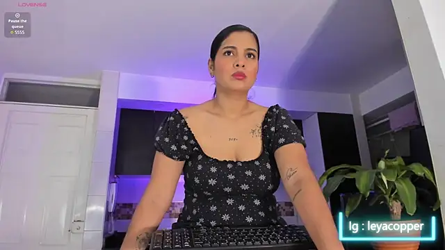 Leyacopper  online show from 17, 5, 2026