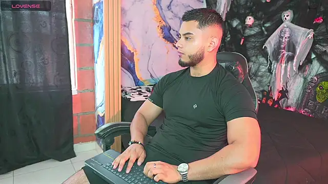 Tiler wolker online show from 26, 10, 2025