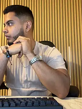 Tiler wolker online show from 21, 11, 2025