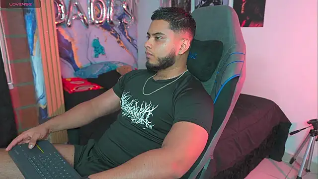 Tiler wolker online show from 25, 3, 2026