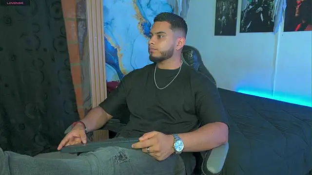 Tiler wolker online show from 27, 11, 2025