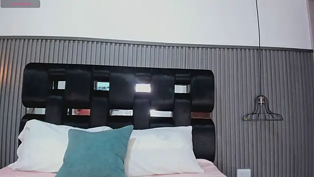 NhoanBrunette online show from 12, 1, 2026