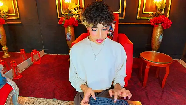 Nayla Monroee online show from 18, 12, 2025