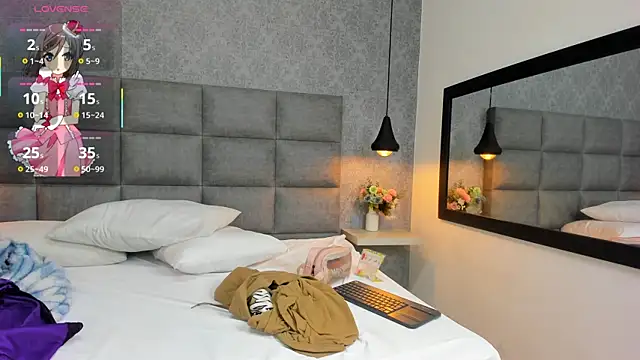 Luna Bella3 online show from 11, 11, 2025