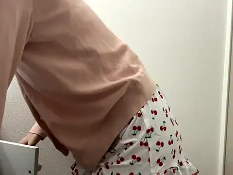 Snapshot of miku_pipipi chatting on 12, 11, 2025 miku pipipi online show from 12, 11, 2025