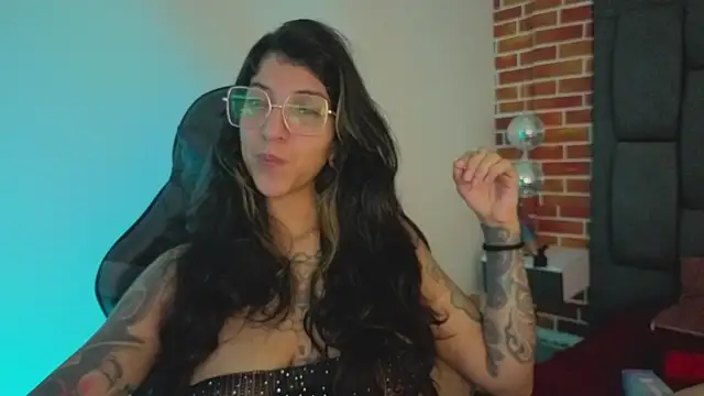 ghostwomaan online show from 24, 11, 2025