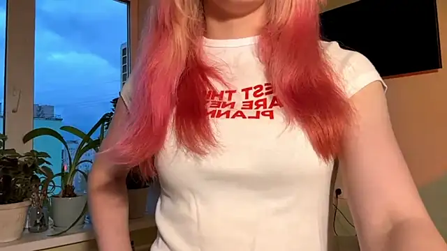 LatanyaRein online show from 2, 11, 2025