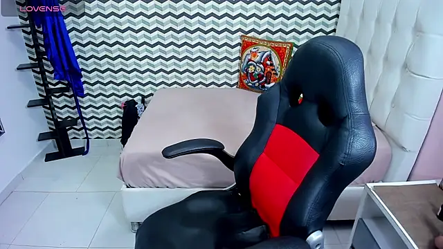 ZALLYWESTER online show from 26, 11, 2025