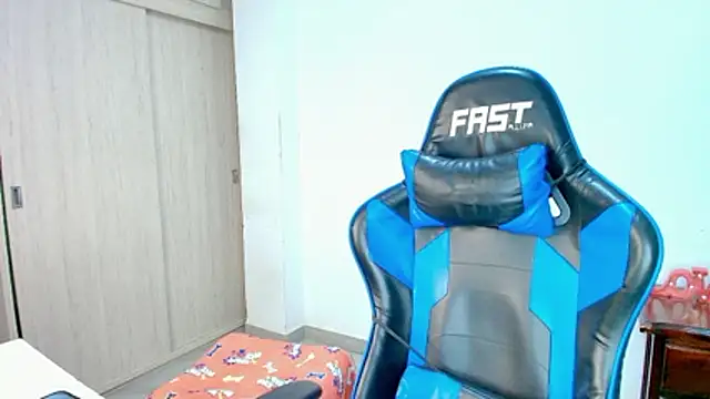 sophia and alex online show from 3, 12, 2025