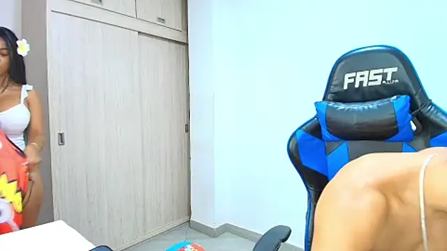 sophia and alex online show from 10, 11, 2025