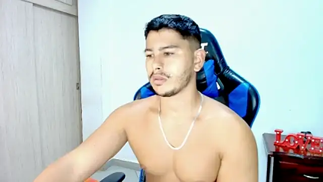 sophia and alex online show from 24, 11, 2025