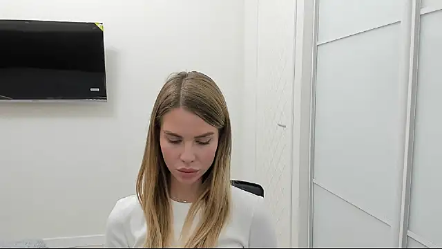 Snapshot of LinaBey chatting on 26, 10, 2025 LinaBey online show from 26, 10, 2025