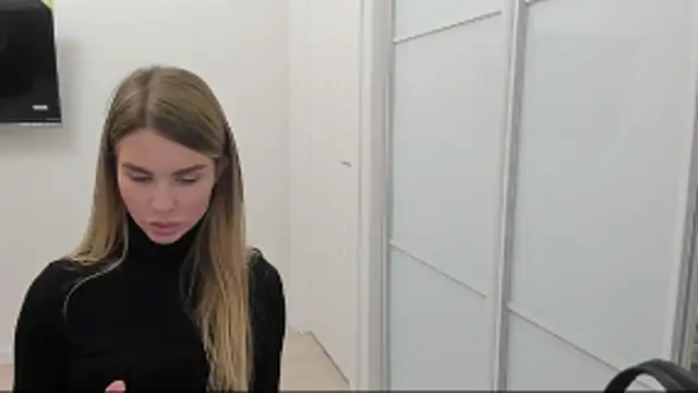 Snapshot of LinaBey chatting on 3, 11, 2025 LinaBey online show from 3, 11, 2025