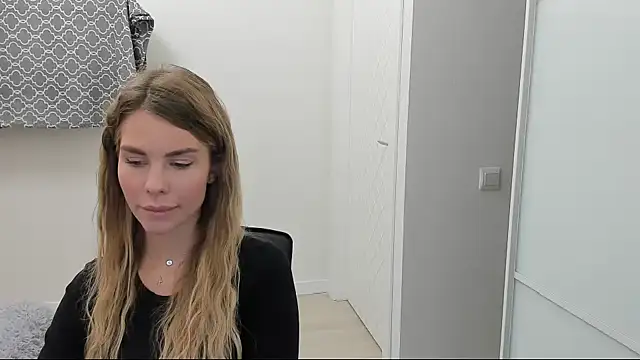 Snapshot of LinaBey chatting on 17, 11, 2025 LinaBey online show from 17, 11, 2025