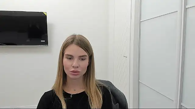 Snapshot of LinaBey chatting on 27, 10, 2025 LinaBey online show from 27, 10, 2025