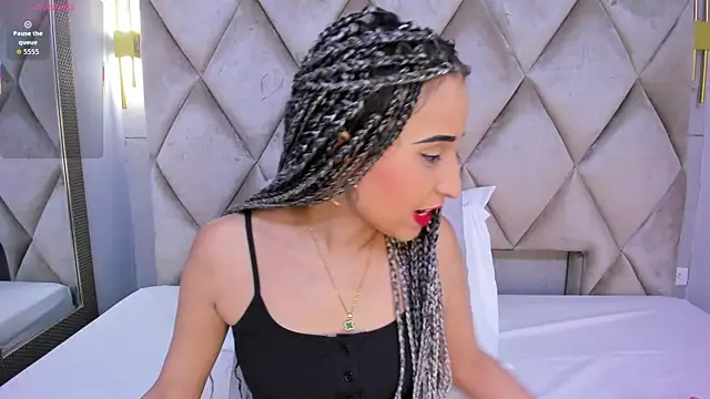 violett rabbit  online show from 27, 11, 2025