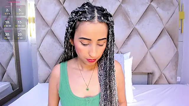 violett rabbit  online show from 28, 11, 2025