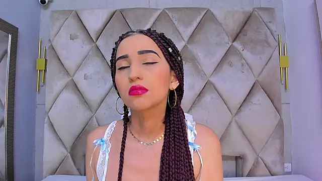 violett rabbit  online show from 6, 3, 2026