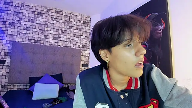 Ghost  Girl  online show from 13, 11, 2025