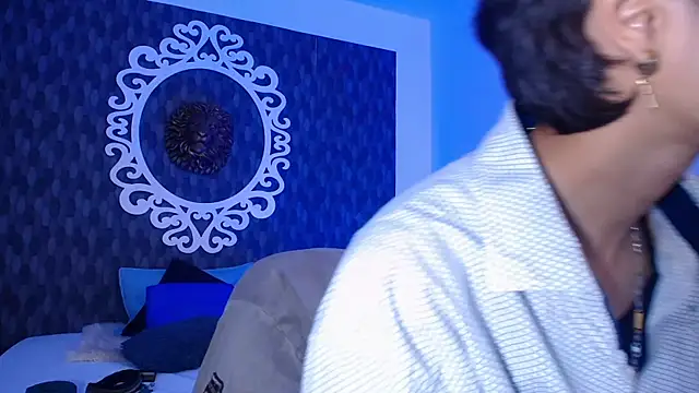 Ghost  Girl  online show from 21, 11, 2025