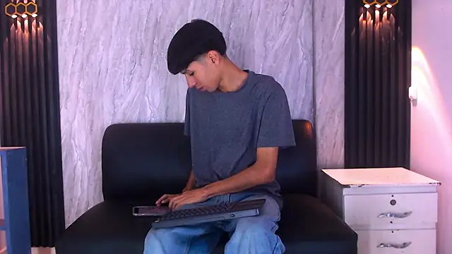 LaPantera Rosa online show from 28, 11, 2025