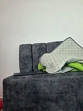 Mia fox29 online show from 17, 11, 2025