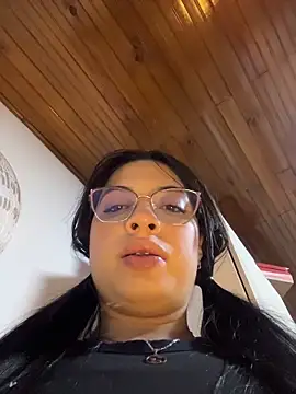 Im Saraaaa online show from 10, 2, 2026