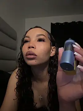 nikkiloveee online show from 4, 5, 2026