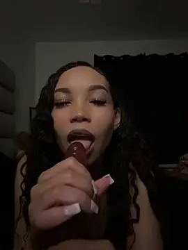 nikkiloveee online show from 6, 5, 2026