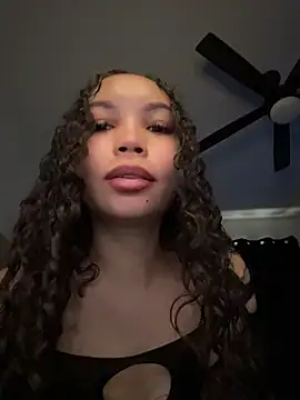nikkiloveee online show from 30, 7, 2026
