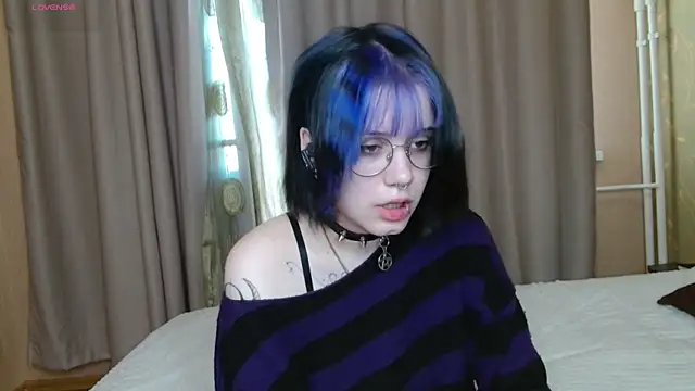 Snapshot of KellePourier chatting on 12, 6, 2026 KellePourier online show from 12, 6, 2026