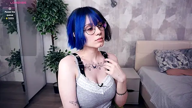 KellePourier online show from 2, 12, 2025