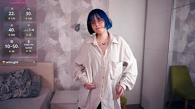 KellePourier online show from 10, 11, 2025