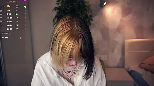 Snapshot of KellePourier chatting on 14, 2, 2026 KellePourier online show from 14, 2, 2026