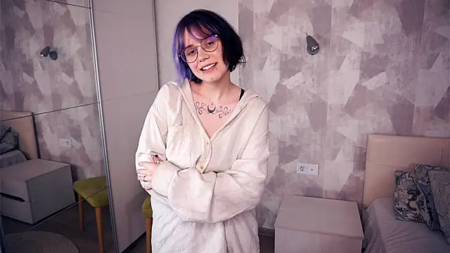 KellePourier online show from 4, 11, 2025