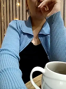 Emily  love online show from 25, 11, 2025