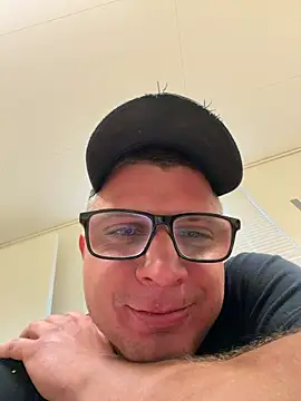 PolishBoy1995 online show from 5, 11, 2025
