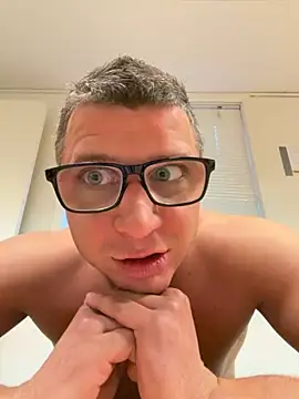 PolishBoy1995 online show from 12, 11, 2025