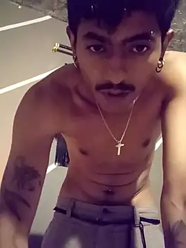 SkinniYamo online show from 12, 4, 2026