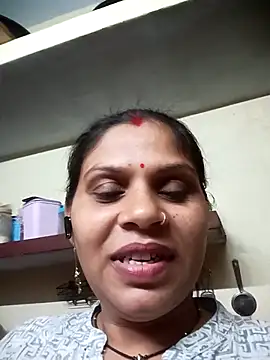 Snapshot of HayatKapoor chatting on 9, 11, 2025 HayatKapoor online show from 9, 11, 2025