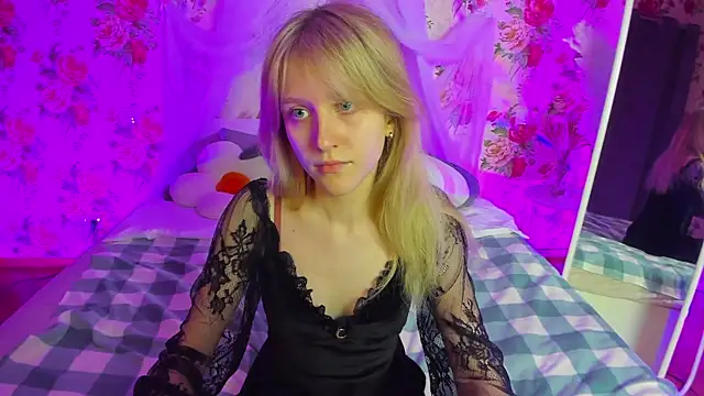 KissChristie   online show from 8, 11, 2025