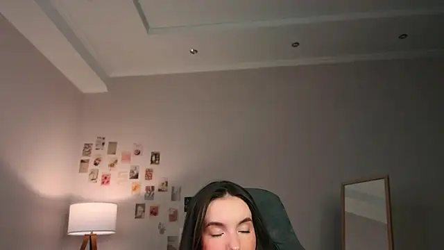 Snapshot of yourfrenchteacher chatting on 29, 11, 2025 yourfrenchteacher online show from 29, 11, 2025