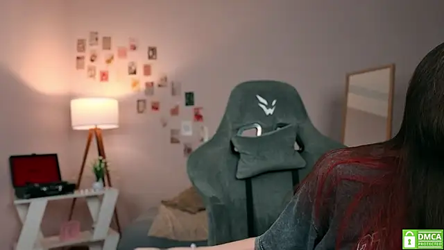 Snapshot of yourfrenchteacher chatting on 28, 10, 2025 yourfrenchteacher online show from 28, 10, 2025